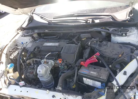 2015 Honda Accord Sport z USA, uszkodzony, nr VIN 1HGCR2F56FA068454